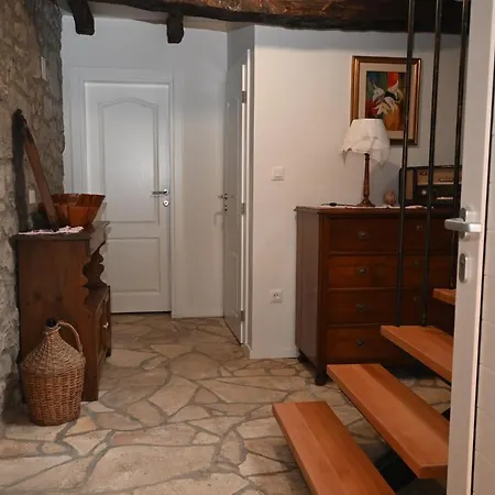 Holiday home Mavrici, Neighbors Free