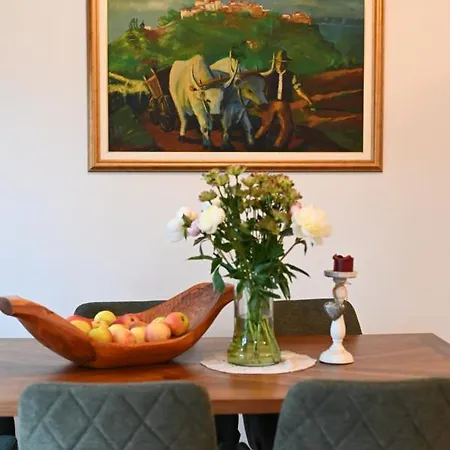 Holiday home Mavrici, Neighbors Free