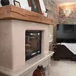 Ferienhaus Mavrici, Nature Paradise With Pool *