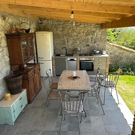 Mavrici, Nature Paradise With Pool Ferienhaus