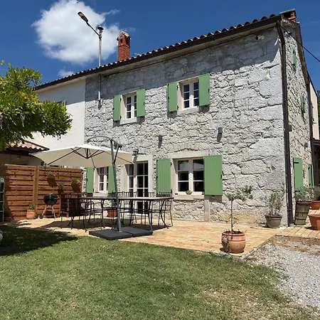 Mavrici, Nature Paradise With Pool Nyaraló *