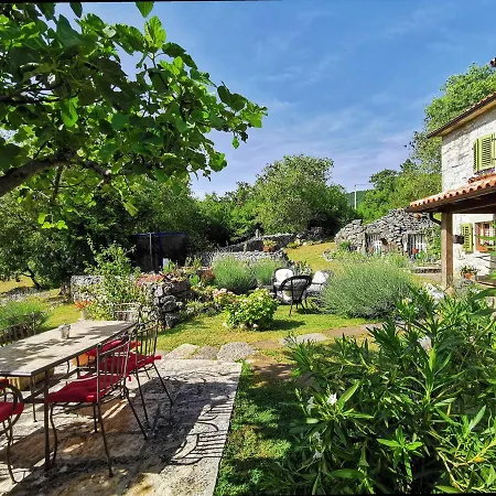 Mavrici, Nature Paradise With Pool Ferienhaus *